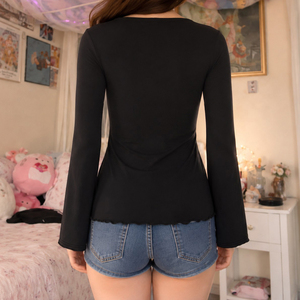 Top de punto con cuello en V y encaje con estampado retro, camiseta de manga larga con mangas acampanadas para mujer, moda casual estilo Y2K vintage. - Product Image 4