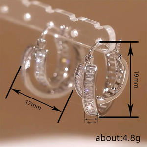 Orecchini a Cerchio in Oro Bianco E4464, Gioielli Unisex Geometrici Minimalisti - Product Image 6