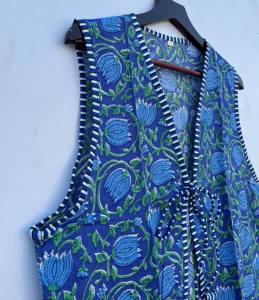 Handmade Blue Floral Printed Cotton Short Puffer <b>Waistcoat</b> <b>Women's</b> Open Front V-Neck Dori Vest Jacket Casual Outer Wear - Product Image 4