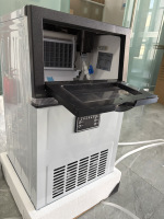 Machine à glaçons commerciale automatique en acier inoxydable 50 kg/24h, capacité de stockage 15 kg, 300W, pour restaurants et hôtels