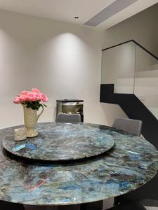 Losa de Granito Labradorita Azul Esmeralda Personalizable para Cubierta de Mesa de Comedor Montada en la Pared Interior - Product Image 5