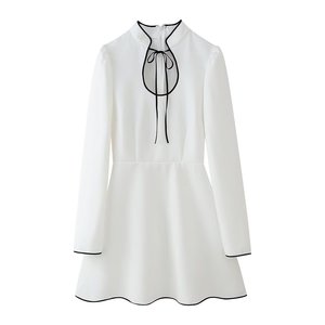 Abito Casual da donna bianco <span class=keywords><strong>con</strong></span> gonna corta Sexy a <span class=keywords><strong>manica</strong></span> lunga a mezzo collo alto <span class=keywords><strong>con</strong></span> decorazione a bottone cavo stile Streetwear intrecciato - Product Image 2