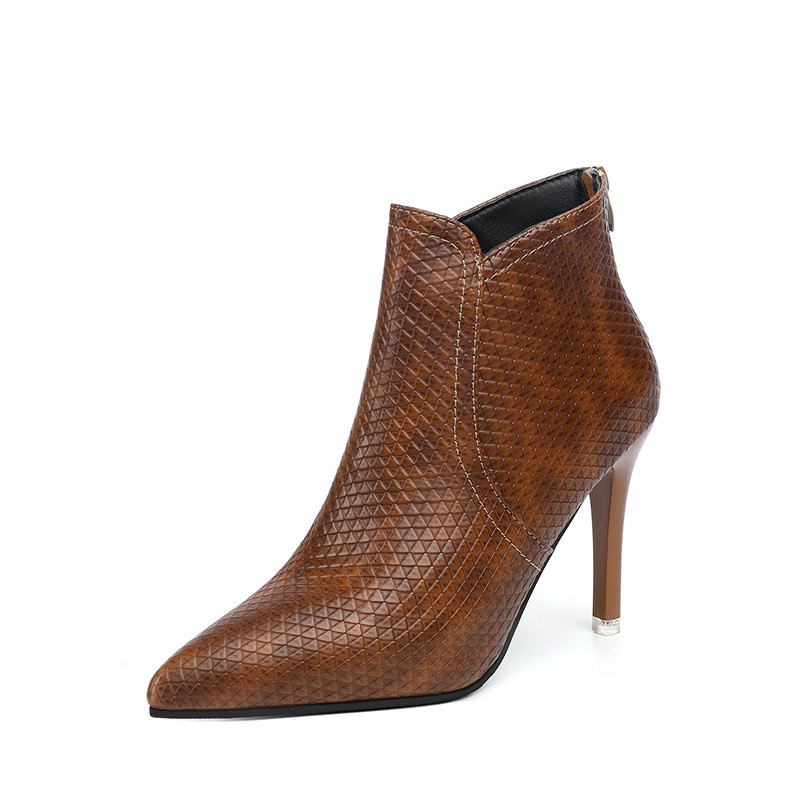 สีน้ำตาล