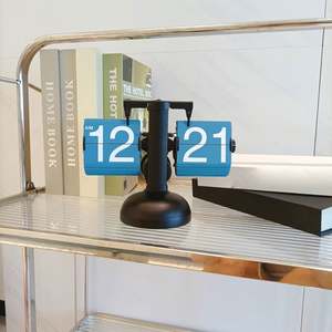 Horloge à affichage numérique rétro à feuilles mobiles pour bureau et table - Product Image 5