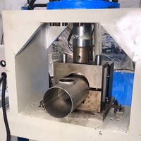Machine de poinçonnage et de flangeage de tubes en acier inoxydable à haute productivité, à commande par moteur CNC Geyu