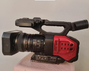กล้องวิดีโอระดับไฮเอนด์สำหรับงานแต่งงาน รุ่น AG-DVX200MC ซูมออปติคอล 13 เท่า ความละเอียด 4K พร้อมฟังก์ชัน OIS - Product Image 2
