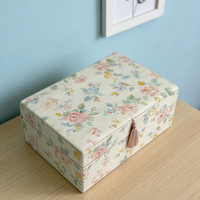 Boîte de rangement pour bijoux de voyage, rectangulaire, en coton imprimé floral, extérieur en PU, taille personnalisée, avec poignée élégante à pompon doré
