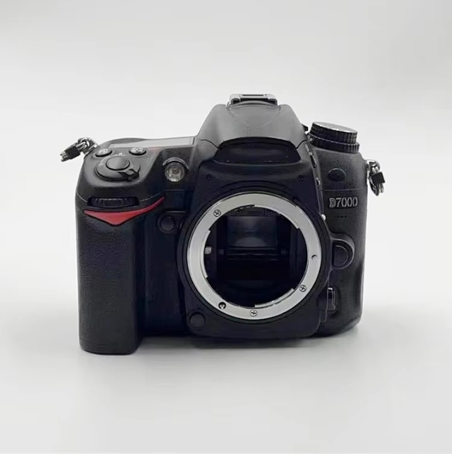 Used Camera for Nikon D7000 Professional Mirrorless Digital Studio Equipment Original DSLR Second Hand Camera Used for Wholesale