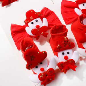 Set Bando dan kaus kaki bayi Natal, dua potong lucu dan nyaman, desain Sinterklas untuk anak-anak - Product Image 3