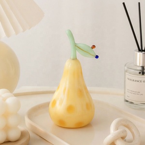 Statuetta di Pera in Vetro Soffiato a Mano, Giallo Crema con Pois, Decorazione da Tavolo, Scultura per Casa, Ornamento da Scrivania, Regalo di Nozze - Product Image 3
