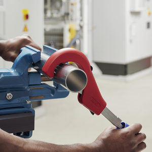 Cortador de Tubos KNIPEX 90 31 03 BK TubiX XL de 260 mm - Product Image 3