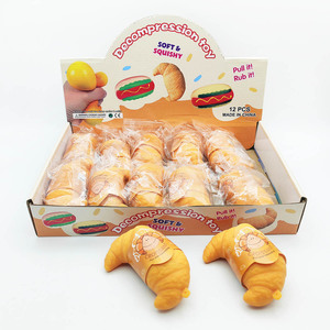 Juguete Antiestrés de Goma con Forma de Croissant, Simulación de Pan, Estilo Comida Creativa, Blandito y Rebotador para Aliviar el Estrés, Venta al por Mayor para Exportación - Product Image 1