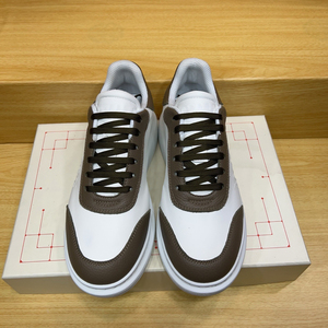 Nuevas zapatillas de moda coreana para parejas, tallas grandes, cómodas, con letras estampadas, diseño de lujo, color blanco. - Product Image 6