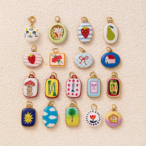 Ciondolo in Acciaio Inox Dipinto a Mano Stile Naif | Placcatura Oro PVD 18K | Impermeabile e Resistente per Creazione Gioielli - Product Image 4