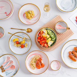 Ensemble <span class=keywords><strong>de</strong></span> vaisselle en céramique élégante <span class=keywords><strong>et</strong></span> moderne en marbre rose <span class=keywords><strong>et</strong></span> gris avec boîte cadeau <span class=keywords><strong>de</strong></span> luxe pour les mariages <span class=keywords><strong>et</strong></span> les anniversaires, personnalisation possible - Product Image 4