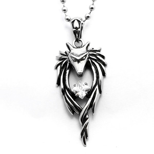 Collier pendentif loup Yunnique en acier inoxydable, motif griffe du zodiaque, serti de diamants blancs, bijou cadeau - Product Image 1