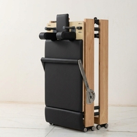 Reformer de Pilates pliable portable avec cadre en bois de chêne, gain de place, barre de repose-pieds réglable, planche de saut pour la maison, le studio et la salle de sport
