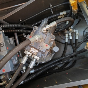 Excavadora de cadenas XE155GA de 15.5 toneladas de alta calidad con motor Cummins, maquinaria para movimiento de tierras con bajo consumo de combustible, en stock para la venta. - Product Image 4