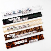 Vente en gros de supports et pousseurs de mahjong américains de luxe en acrylique magnétique, motif écaille de tortue festonné, 17,5 et 20 pouces, multicolores