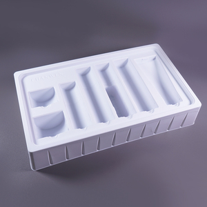 Bandeja de plástico PVC PET de Color blanco personalizado para loción cuidado de <span class=keywords><strong>la</strong></span> <span class=keywords><strong>piel</strong></span> inserto de ampolla de formación al vacío - Product Image 1