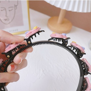 Venta al por mayor de <span class=keywords><strong>diademas</strong></span> de plástico con dibujos animados coreanos para <span class=keywords><strong>niñas</strong></span>, accesorios para el cabello, accesorios para fijar flequillos, proveedores de <span class=keywords><strong>diademas</strong></span> - Product Image 4