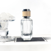 Atomiseur de parfum de luxe personnalisé 50 ml, flacon en verre avec pompe pulvérisatrice, forme rectangulaire unique
