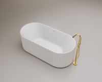 Baignoire autoportante en acrylique cannelée avec isolation, sans robinet, style moderne pour usage hôtelier