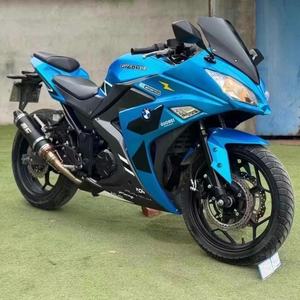 รถมอเตอร์ไซค์สปอร์ตสองล้อ 200 ซีซี ความเร็วสูง ใช้แก๊สโซลีน สำหรับการเดินทางในเมือง รถจักรยานยนต์แบบสตรีทไบค์ สำหรับการแข่งขันซูเปอร์เรซซิ่ง - Product Image 2