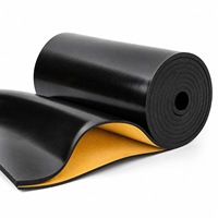 Isolation extérieure en mousse autocollante pour conduits de refroidissement
