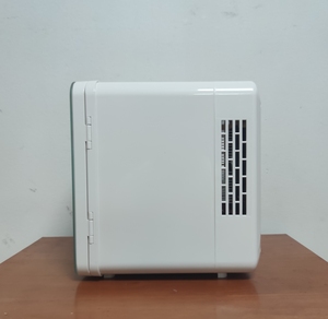 Mini réfrigérateur électrique portable 4L en verre marbré Organisateur de beauté pour le maquillage Rangement de masques faciaux <span class=keywords><strong>Minifridge</strong></span> en verre massif - Product Image 4