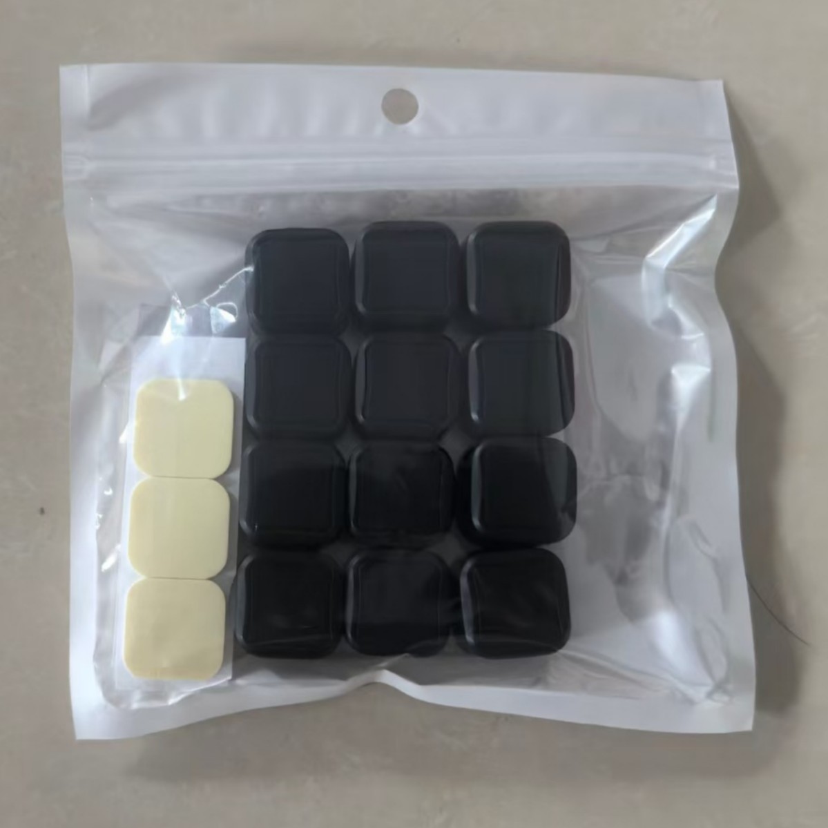 12 piezas negras [Bolsa de película perlada]