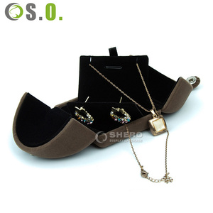 Factory Direct Velvet Jewelry Box with Custom Logo for High End Diamond and Pearl Jewelry Products High Quality - Product Image 2