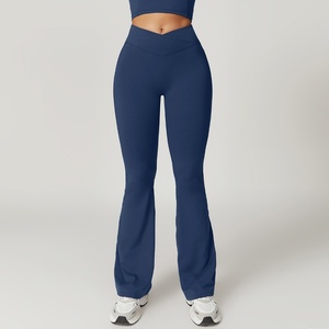 Conjunto de 4 piezas de mallas de yoga para mujer, sujetador de fitness, pantalones acampanados de yoga, chaleco de entrenamiento con almohadilla en el pecho para mujer - Product Image 4