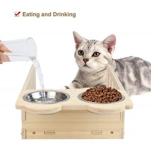 Station d'alimentation en bois pour chats avec double gamelle et design suspendu - Product Image 4