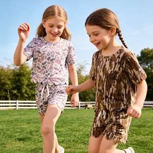 GSSO3226 rts Little Active Girl Grey camo Print ชุดลำลองแขนสั้นสำหรับเด็กขายส่งชุดเด็กทรงสแกลลอป - Product Image 1