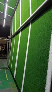 Tapis de gazon synthétique durable de livraison rapide 30mm pour les terrains de sport commerciaux (football/football), antidérapant et facile d'<span class=keywords><strong>entretien</strong></span> - Product Image 4