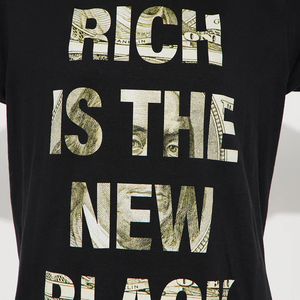 เสื้อยืดคอกลมผ้าคอตตอนคุณภาพสูงแบบลำลองสำหรับฤดูร้อน รุ่นใหม่ สีดำลายกราฟิกทรงโอเวอร์ไซส์สำหรับผู้หญิง (OEM รับผลิตตามแบบ) - Product Image 3