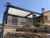 Pergola bioclimatique à toit à lames orientables manuel/motorisé, en aluminium thermolaqué, design naturel écologique, kits de tailles personnalisables