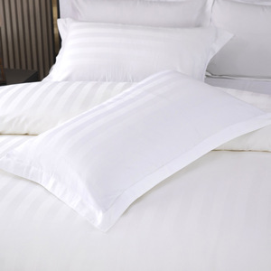Parure de Lit d'Hôtel King Size Blanche 100% Coton Rayé 3cm, Drap Plat et Drap Housse - Product Image 5