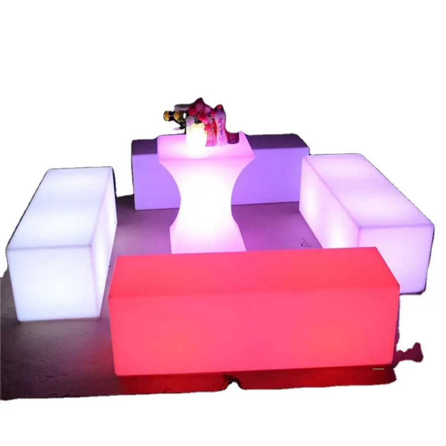 El juego de muebles de bar al aire libre Incluye mesa de plástico y Taburetes de Bar de salón LED Silla de cubo sofá VIP combinado sofá de club nocturno de Hotel