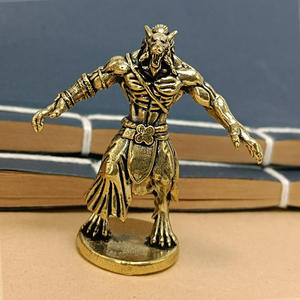 Estatuilla de hombre lobo de latón Vintage, escultura de monstruo Retro, adorno decorativo de escritorio, estatua de latón creativa, modelo artesanal coleccionable - Product Image 2
