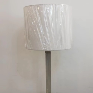 Lámpara de Noche LED Moderna y Sencilla para Habitación de Hotel Days Inn by Wyndham, con una Cama King y Dos Mesitas de Noche, Base para Bombilla E26 - Product Image 3