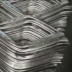 Tôle Métallique Déployée en Fer à Faible Teneur en Carbone, Maille Hexagonale, Service de Pliage - Product Image 2