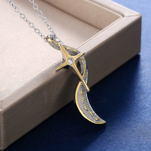Nouveauté : Collier tendance pour femme avec pendentif créatif en forme d'empreinte de pied, texture mate, plaqué or bicolore, avec chaîne - Product Image 3