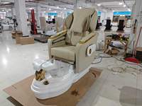 Fauteuil de massage de luxe moderne pour pédicure, beige, électrique, inclinable, avec bassin à pieds en cristal, pour salon de beauté et manucure en métal