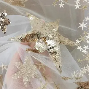 Venda imperdível tecido bordado de lantejoulas douradas para vestido de festa infantil 100% poliéster em malha de tule francês
