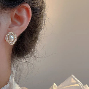 Orecchini Vintage Stile Francese, Eleganti con Effetto Perla, Gioielli da Donna per Outfit Chic, Feste, Uso Quotidiano, Regalo, Accessorio - Product Image 3