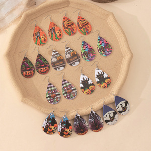 Boucles d'oreilles en acrylique imprimées Halloween pour femmes, motif sorcière effrayante, citrouille, crâne, double face, style dessin animé, bijoux de fête - Product Image 1