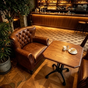 Set Tavolo e Sedie Pieghevoli in Legno Massello Stile Americano Vintage, Sedie da Pub, Divanetti per Club, Lounge e Ristoranti - Product Image 5
