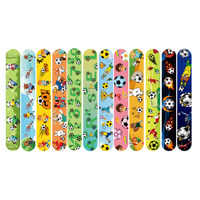 Bracelet à pression étanche sur le thème du dessin animé imprimé coloré personnalisé promotionnel d'usine pour les fêtes d'activités promotionnelles